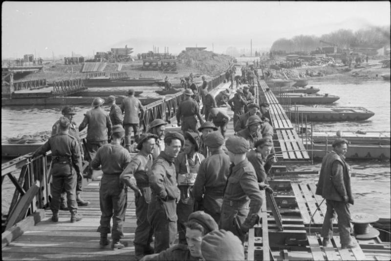 Primer puente sobre el Río Rhin, durante el avance de las tropas aliadas sobre Alemania al final de la Guerra