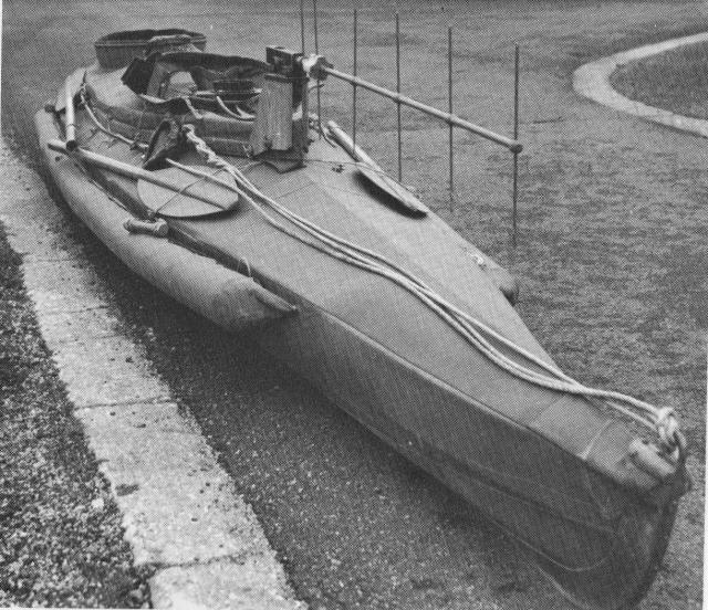 Kayak similar a los utilizados en la Operación Checkmate