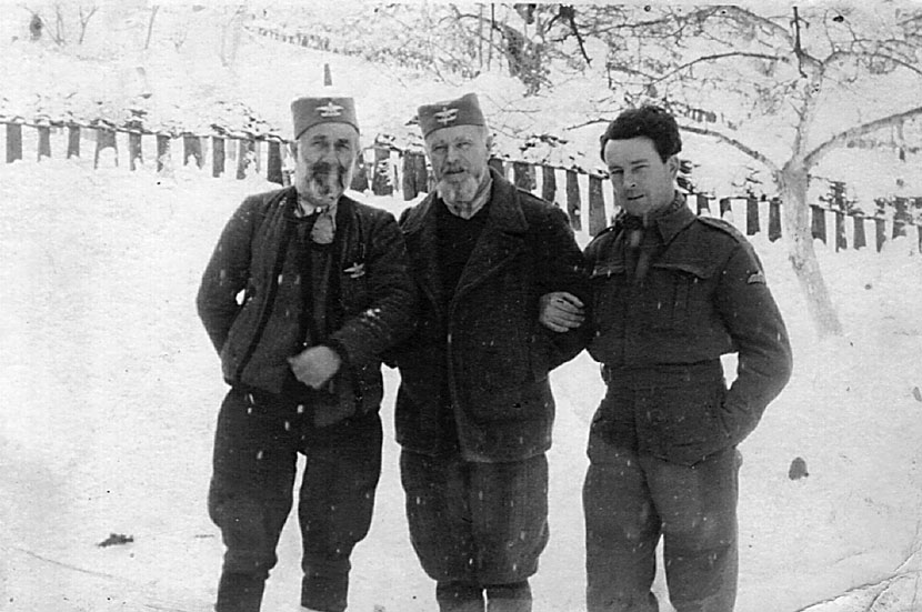 Algunos Oficiales de las misiones del SOE comenzaron a informar a Churchill de las derivas de los Chetniks