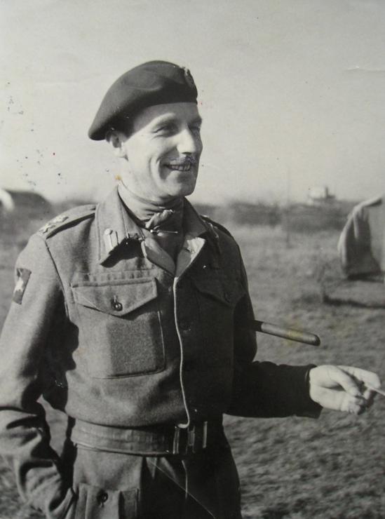 El General de División Eric Bols sustituyó al General Gale al frente de la 6ª División Aerotransportada