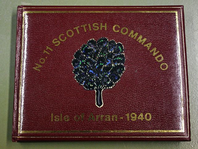 Álbum con emblema del No. 11 Commando