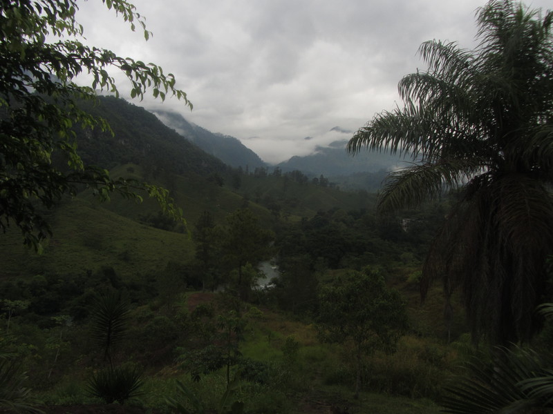 Disfrutando de Guatemala con mochila - Blogs de Guatemala - Hacia Semuc Champey... Agua y aventura. (3)