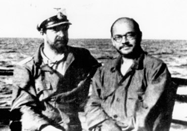 Chandra Bose y el Capitán de Fragata de la Kriegsmarine Werner Musenberg a bordo del U-180