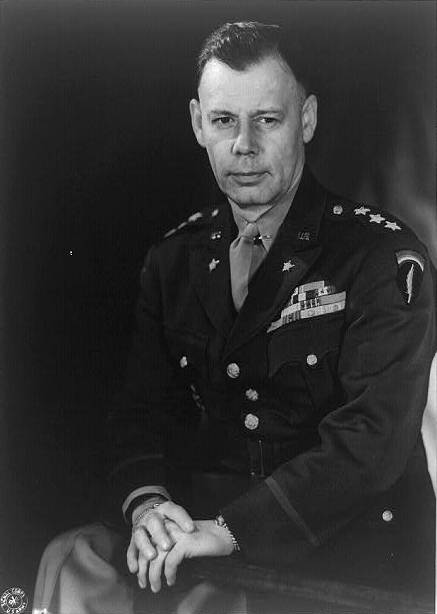 Teniente General Walter B. Smith. Secretario del Jefe de Estado Mayor Conjunto en 1941