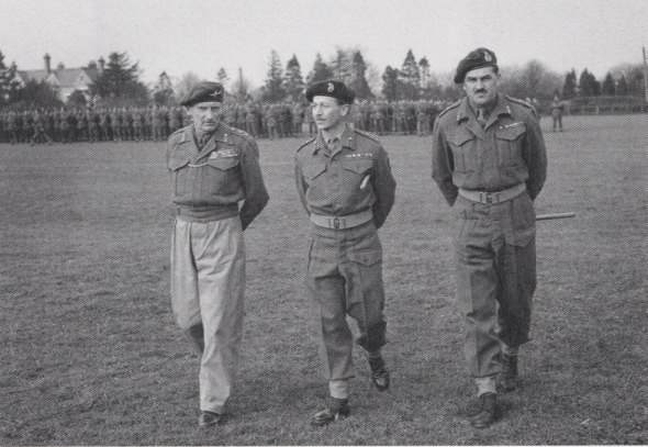 El General John Hackett, junto con el General Roy Urquart y con el General Montgomery en los días previos a la Operación Market Garden