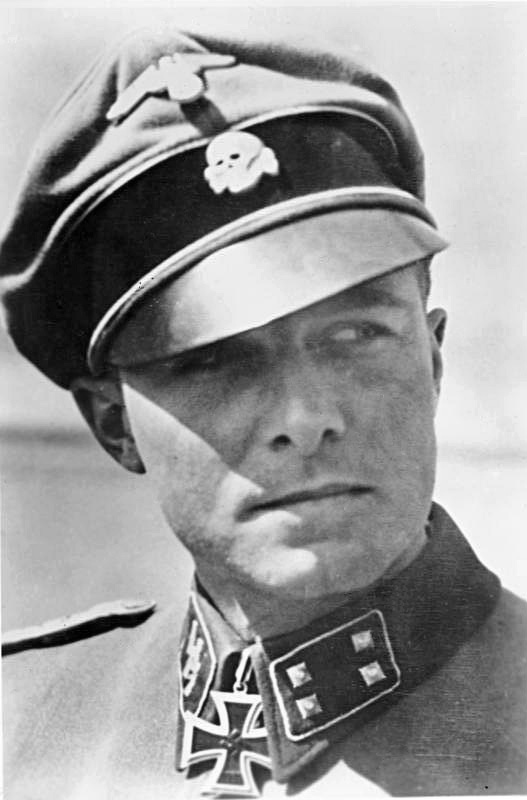 Teniente Coronel Joachim Peiper. 1ª División SS. Implicado en la Masacre de Malmedy