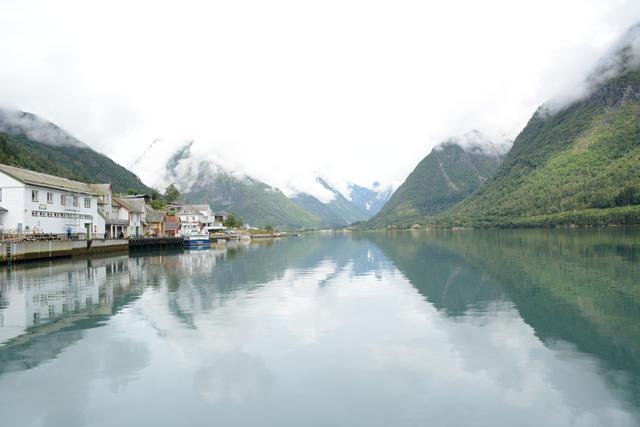 Fiordos Noruegos 2017 - Blogs de Noruega - Día 2. Tren de Flam, Undredal, Borgund, Laerdal, Fjærland y  Glaciar Bøyaøyra (13)