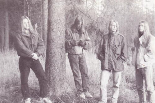 https://s26.postimg.cc/5i84cyind/band_pic.jpg