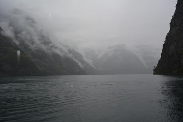 Fiordos Noruegos 2017 - Blogs de Noruega - Día 2. Tren de Flam, Undredal, Borgund, Laerdal, Fjærland y  Glaciar Bøyaøyra (6)