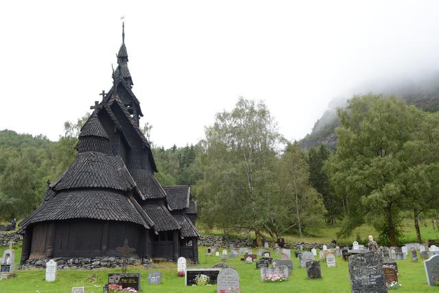 Fiordos Noruegos 2017 - Blogs de Noruega - Día 2. Tren de Flam, Undredal, Borgund, Laerdal, Fjærland y  Glaciar Bøyaøyra (8)