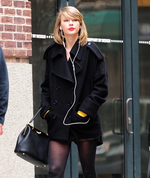 055 - Walking Around In New York, March 25 