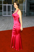 alana_de_la_garza_pink_satin_dress_2007_017