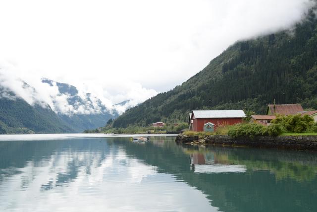 Fiordos Noruegos 2017 - Blogs de Noruega - Día 2. Tren de Flam, Undredal, Borgund, Laerdal, Fjærland y  Glaciar Bøyaøyra (12)