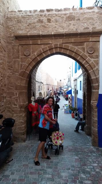 Nos vamos a Essaouira, ojo radares! y atardecer en las murallas de su Medina - MARRAKECH Y ESSAUIRA CON MELLIZOS (10)