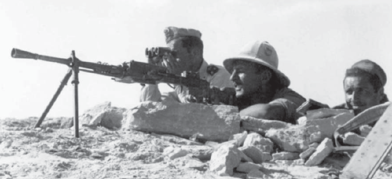 Ametralladora ligera Breda 30 de 6,5 mm en un posición en el desierto de Cirenaica. Primavera de 1941