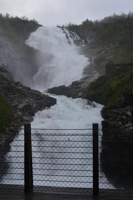 Fiordos Noruegos 2017 - Blogs de Noruega - Día 2. Tren de Flam, Undredal, Borgund, Laerdal, Fjærland y  Glaciar Bøyaøyra (3)