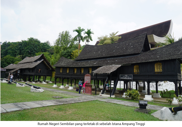 Rumah Negeri Sembilan di Kompleks Taman Seni, Seremban 