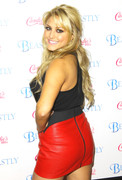 Cassie_Scerbo_red_leather_skirt_2011_008