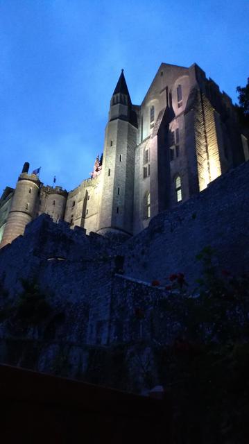 Bretaña y Normandía en autocaravana - Blogs de Francia - Mont Saint Michel de noche (6)