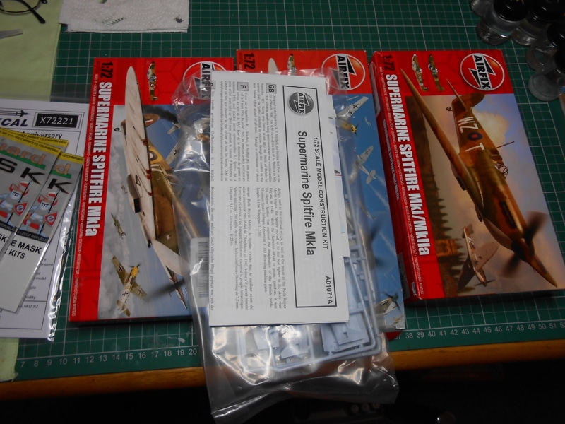 1/72 Airfix Spitfire Mk.Is in Sextuplicate - Pic Heavy - Work in ...